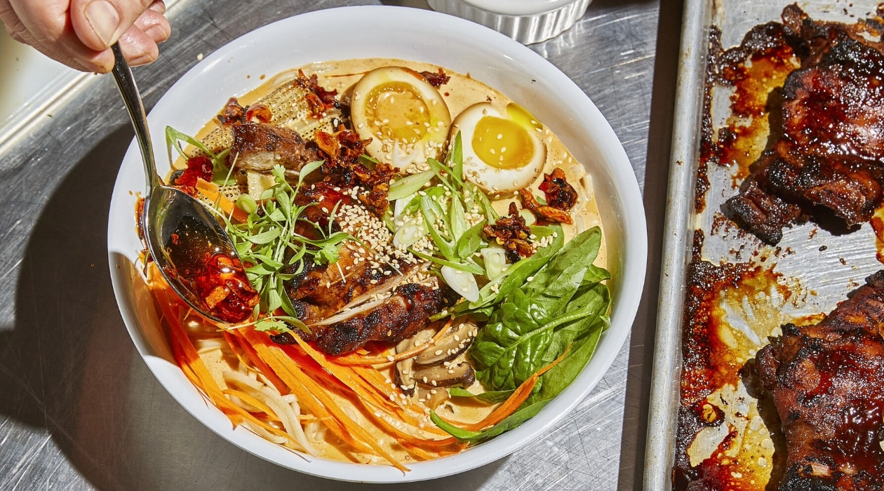Spicy Red Hot Creamy Ramen met Char Siu Kip – Recept