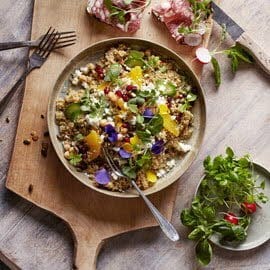 Spianata Romana Bruchetta met taboulé couscous salade