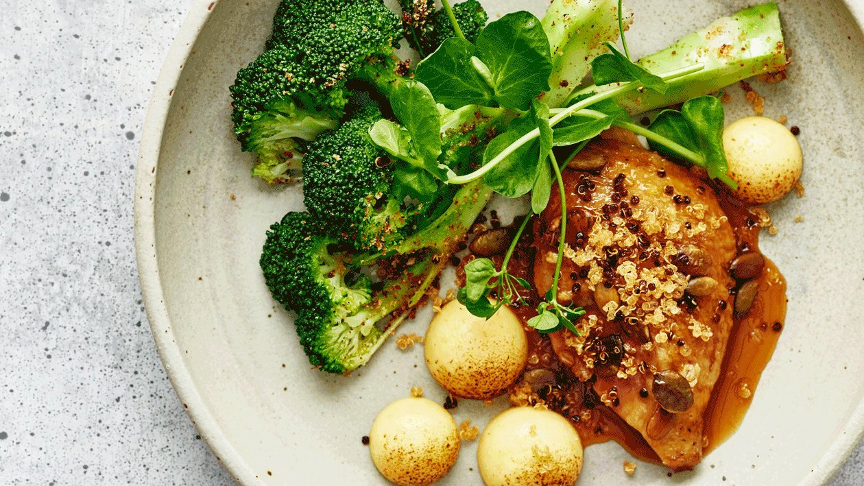 Duif met polenta, broccoli, vadouvan en sinaasappel – Recept