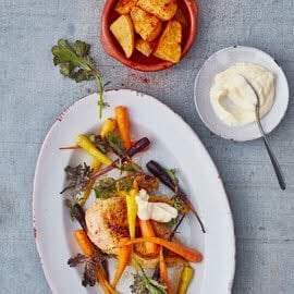 Maiskip met oven geroosterde bospeen en aardappels met aioli