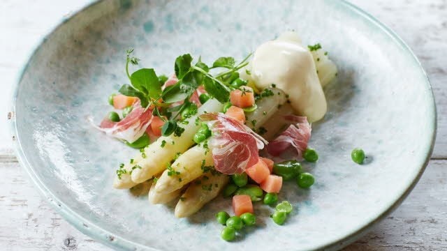 Asperges met pata negra en gerookte zalm Asperges met pata negra en gerookte zalm