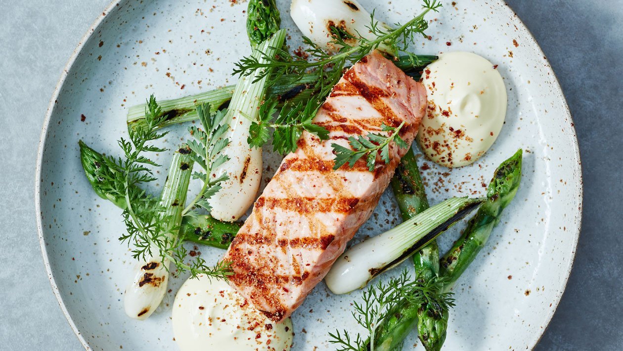 Gegrilde zalm met asperges en hollandaise saus – Recept