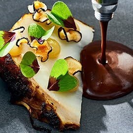 Knolselderij met chocolade mole en gember