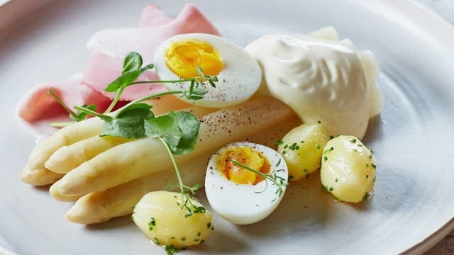 Asperges op Vlaamse wijze Asperges op Vlaamse wijze