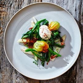 Jonge groenten met Iberico ham en mosterd-hollandaise