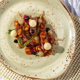 USA ossenhaas met geroosterde bosuitjes en Stroganoff saus