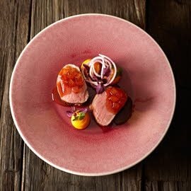 Wildzwijnfilet met mosterdfruit en zoete aardappelpuree Wildzwijnfilet met mosterdfruit en zoete aardappelpuree