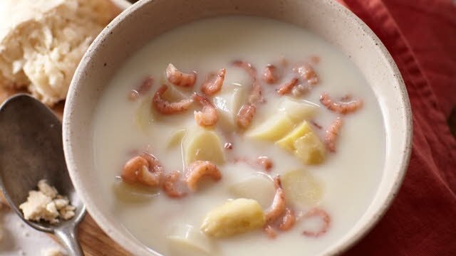 Aspergesoep uit Bergen op Zoom met Hollandse garnalen