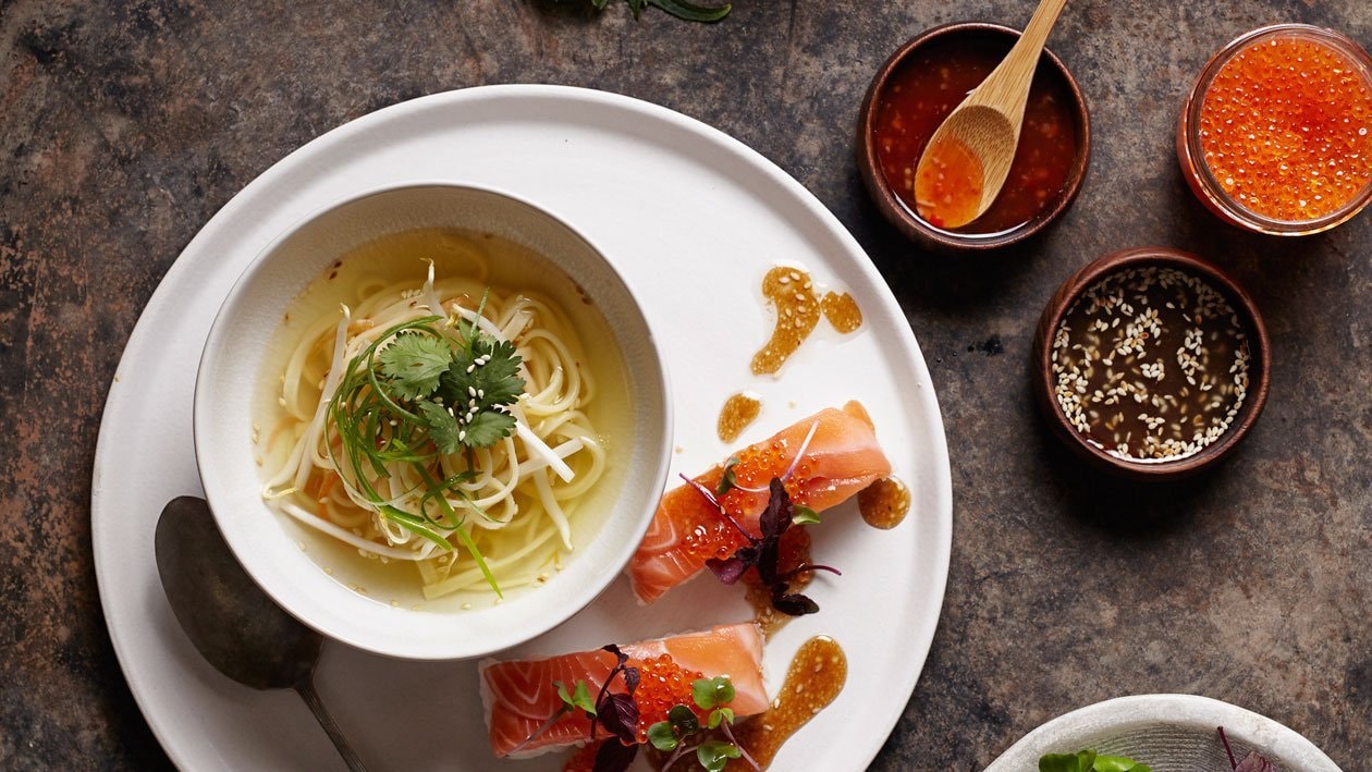 Aziatische bouillon met sushi – Recept