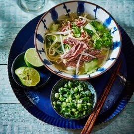 Aziatische kippensoep met eend & citroengras