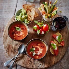 Borrelhapjes met Spaanse tomatensoep Borrelhapjes met Spaanse tomatensoep