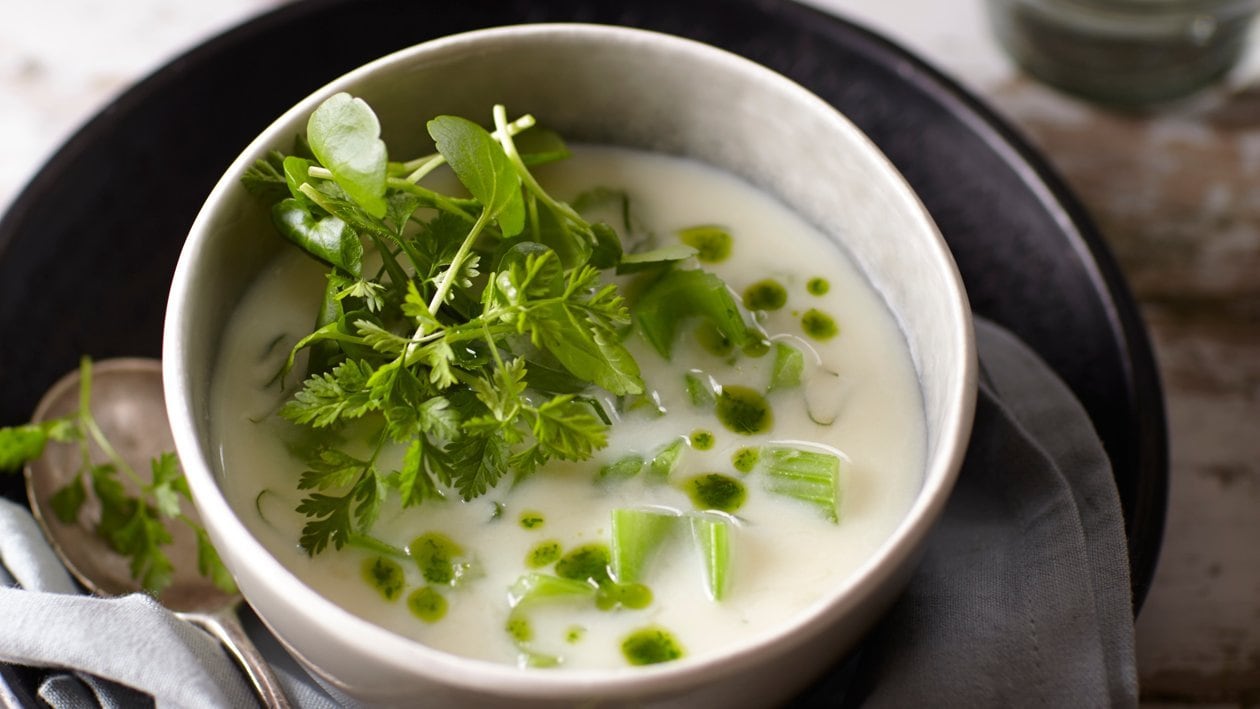 Kaassoep uit Zwitserland met bleekselderij en kruiden – Recept