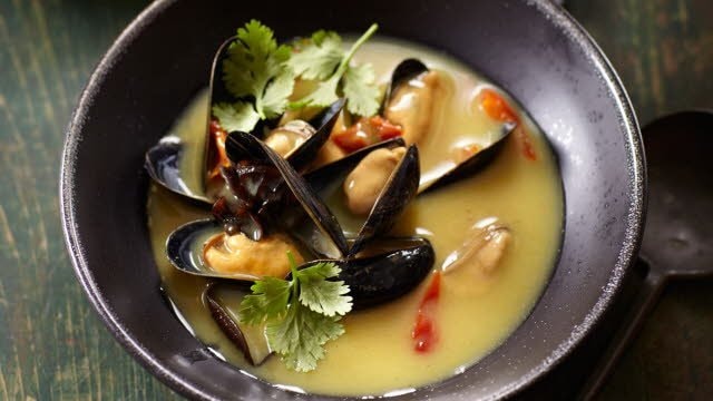Kerriesoep uit Java met Zeeuwse mosselen en koriander