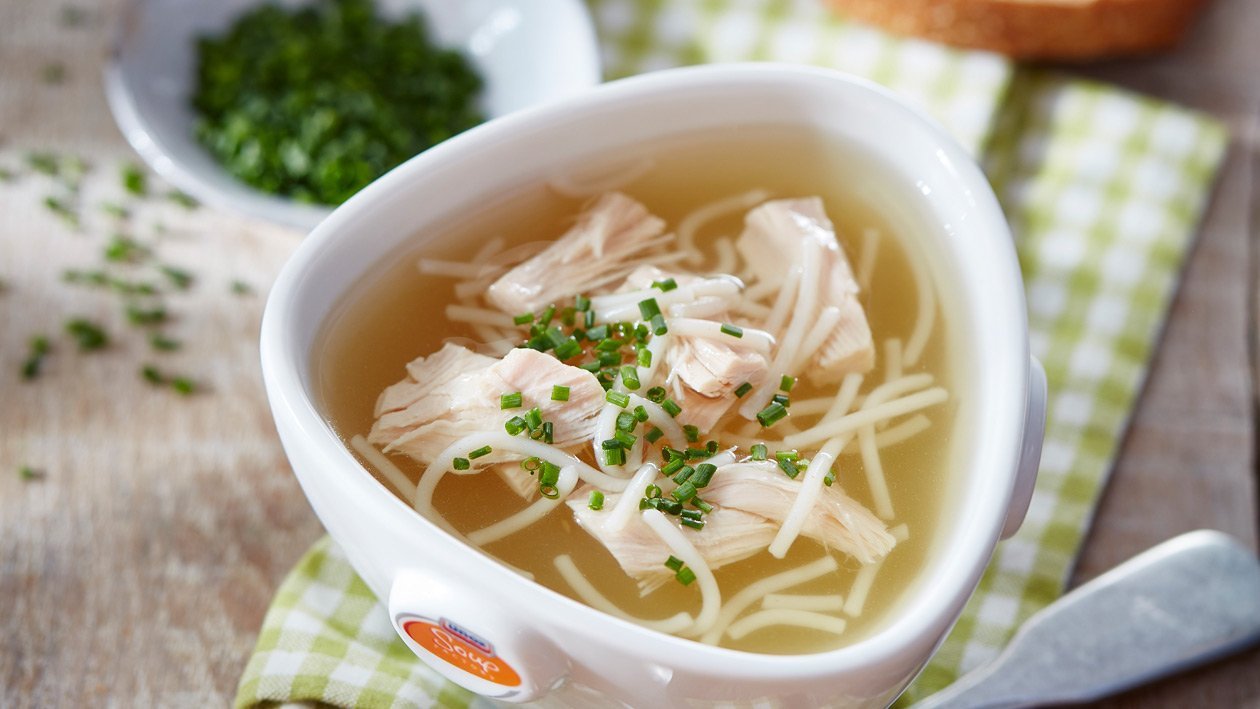 Kippenbouillon met vermicelli Recept Unilever Food Solutions