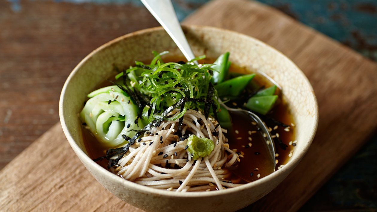 Soba noedel soep met paksoi en lente-uitjes - Unox – Recept