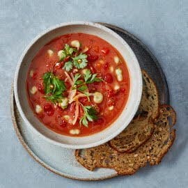 Tomatensoep met lamsballetjes, paprika en gezouten citroen Tomatensoep met lamsballetjes, paprika en gezouten citroen