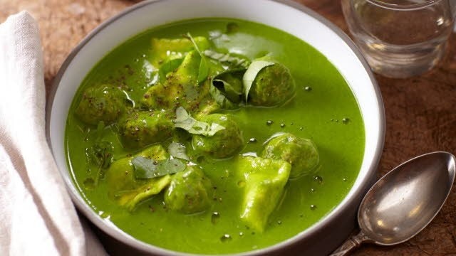 Waterkerssoep uit België met lamsgehakt en zwarte peper