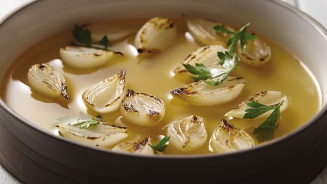 Zilveruitjessoep met peterselie