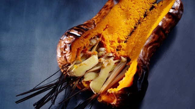 Flespompoen van de barbecue met gember en citoengras