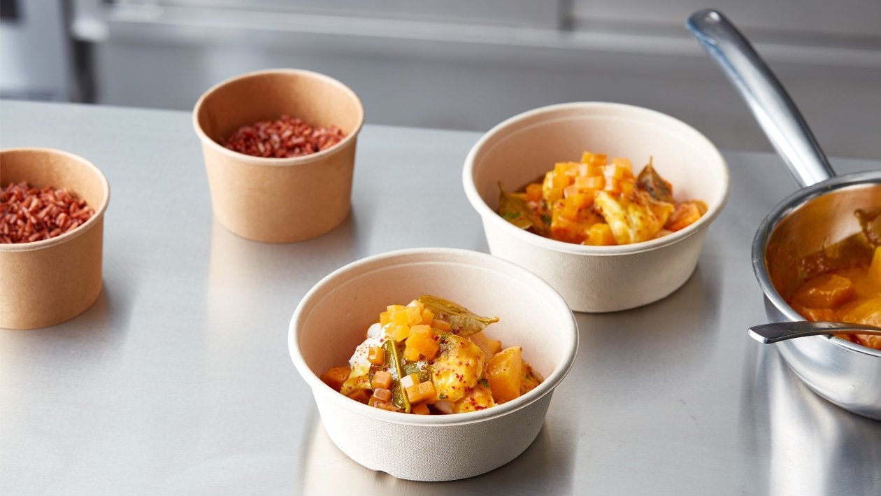 Laksa curry met pompoen, zoete aardappel en tongfilet (delivery)
