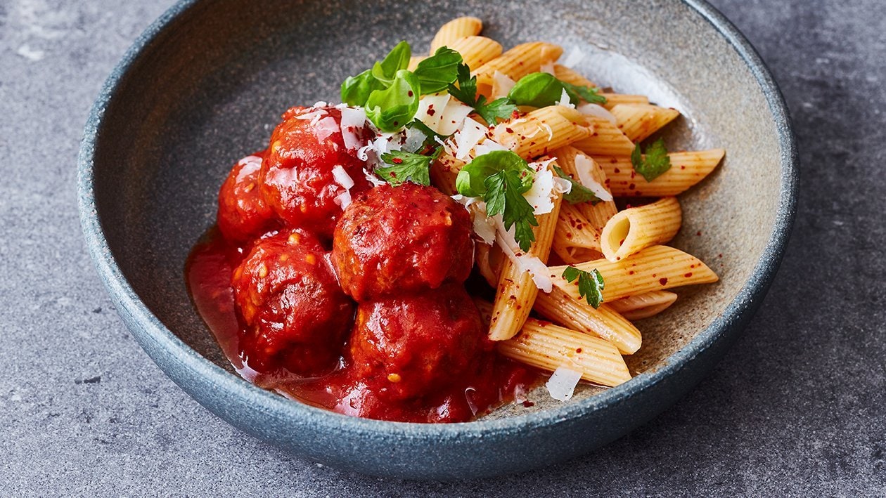 Penne arrabiata met veganistische gehaktballetjes – Recept