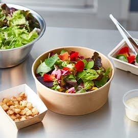 Salade uit de tuin met honing mosterd dressing en zuurdesem croutons (delivery)