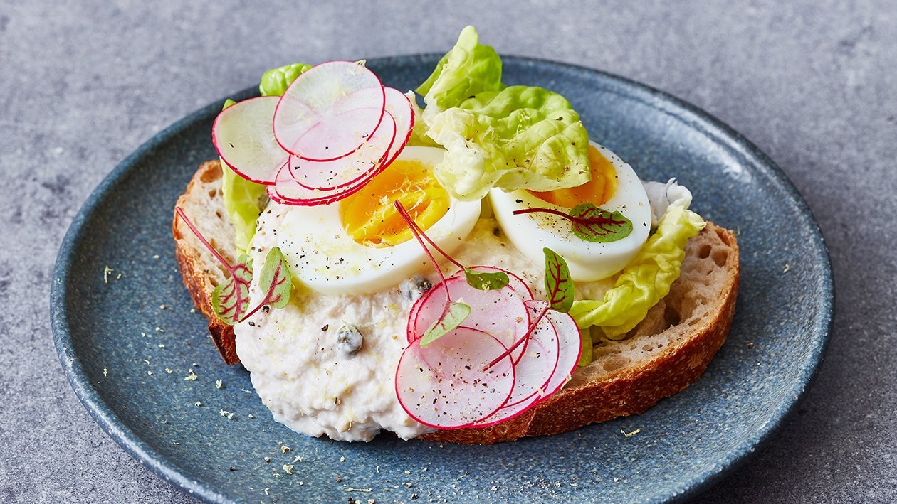 Tonijn sandwich met kropsla en radijs – Recept