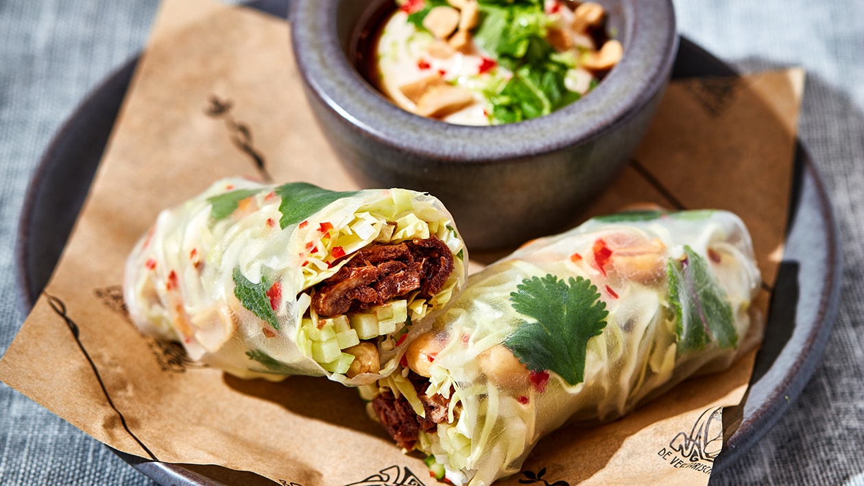 Spitskool-springrolls met BBQ mayo – Recept