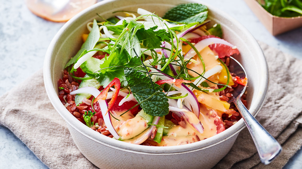Thaise rode rijst salade met citrus vinaigrette  (delivery) – Recept