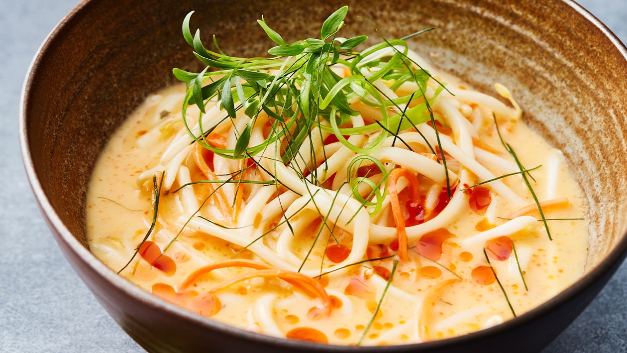 Thaise noedelsoep met rode curry en limoenblad (op basis van Thaise Groenten soep) – Recept
