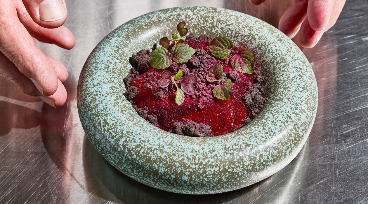 Geroosterde bietjes met basilicum, bloedsinaasappel en olijf – Recept