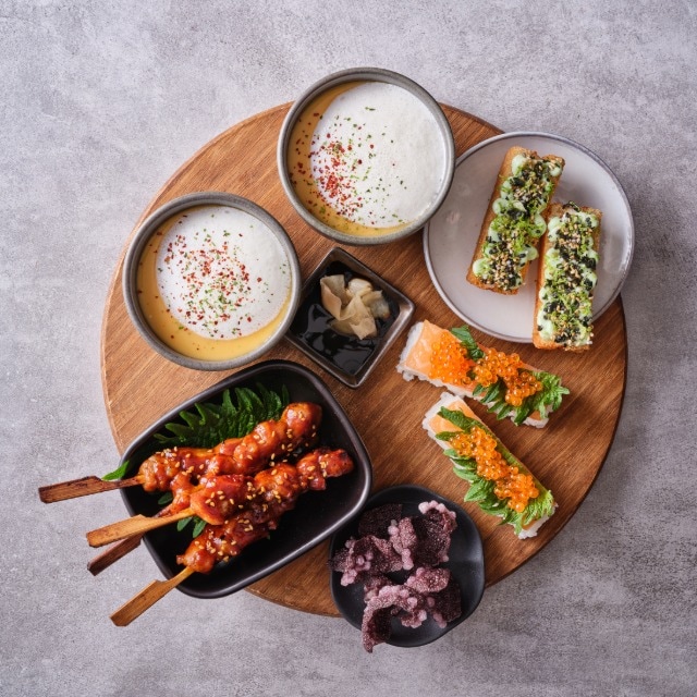 Thaise rode curry soep met kokosschuim