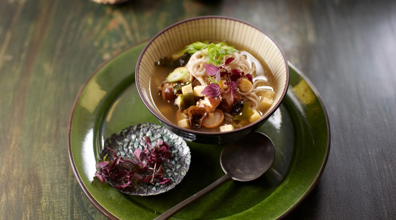 Soba noedelssoep uit Japan met shiso – Recept