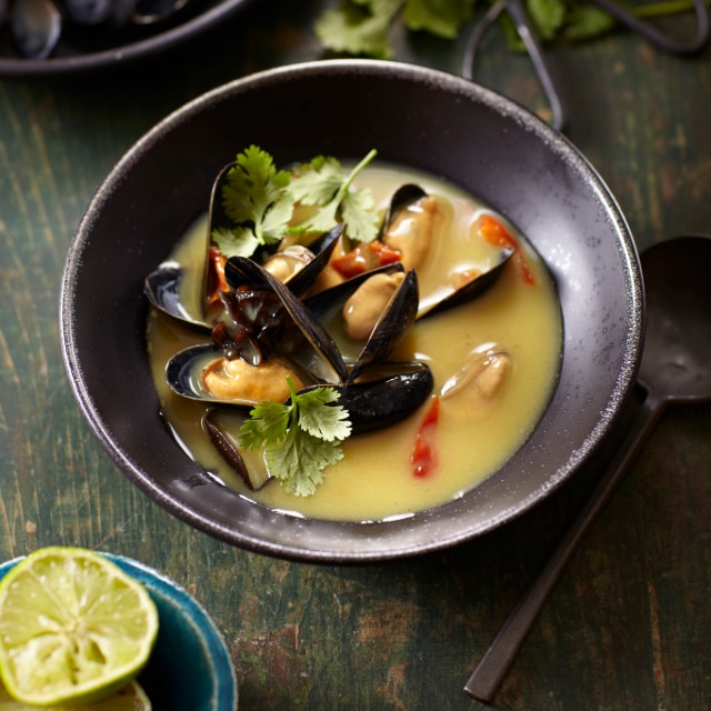 Kerriesoep uit Java met Zeeuwse mosselen en koriander - Unox