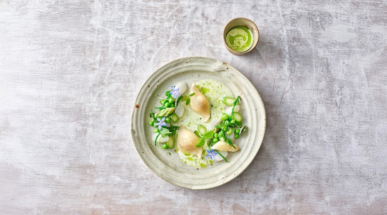 Pastaschelpen met zalm en asperges – Recept