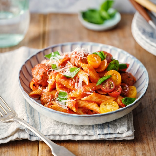 Penne met kleine gehaktballetjes en tomaatjes