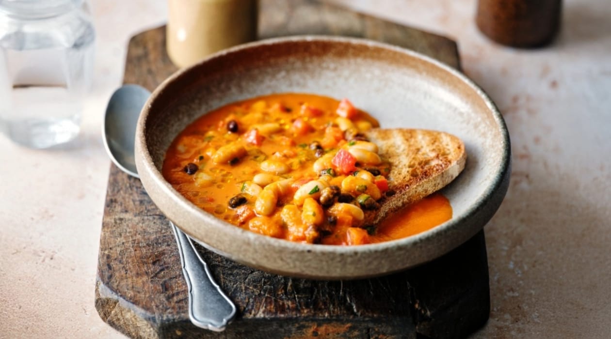 Italiaanse tomaten-rode paprika soep met geroosterd zuurdesem – Recept