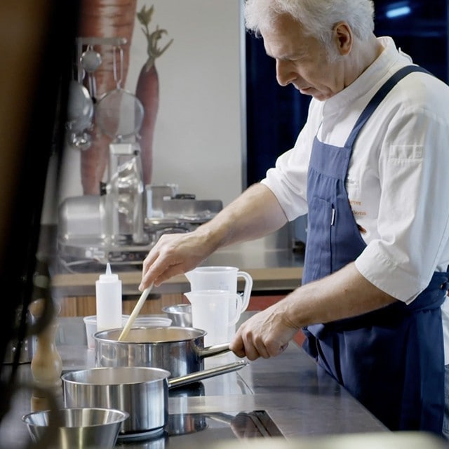 Hoe wij soepen ontwikkelen – van Escoffier tot eigen signatuur 