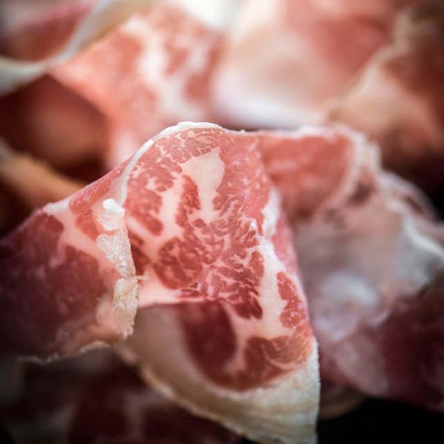 Gedroogrijpt vlees bewaren, bereiden en serveren