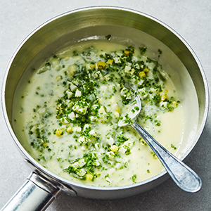 3. Verrijk je aspergesaus met garnituren