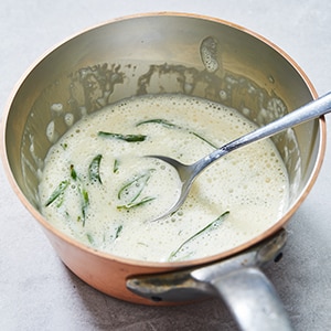 1. Voeg een extra smaak toe aan je hollandaisesaus